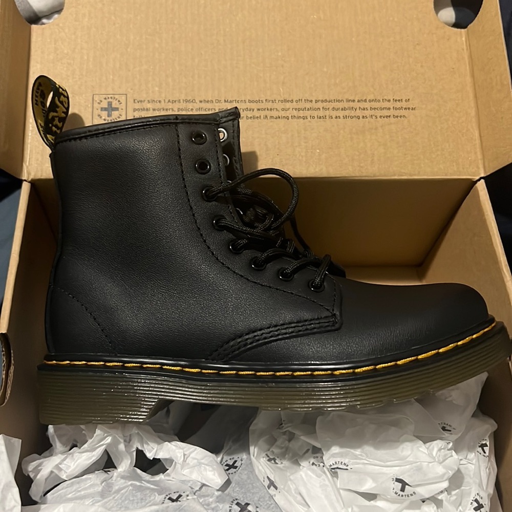 Dr. Marten black boots unworn